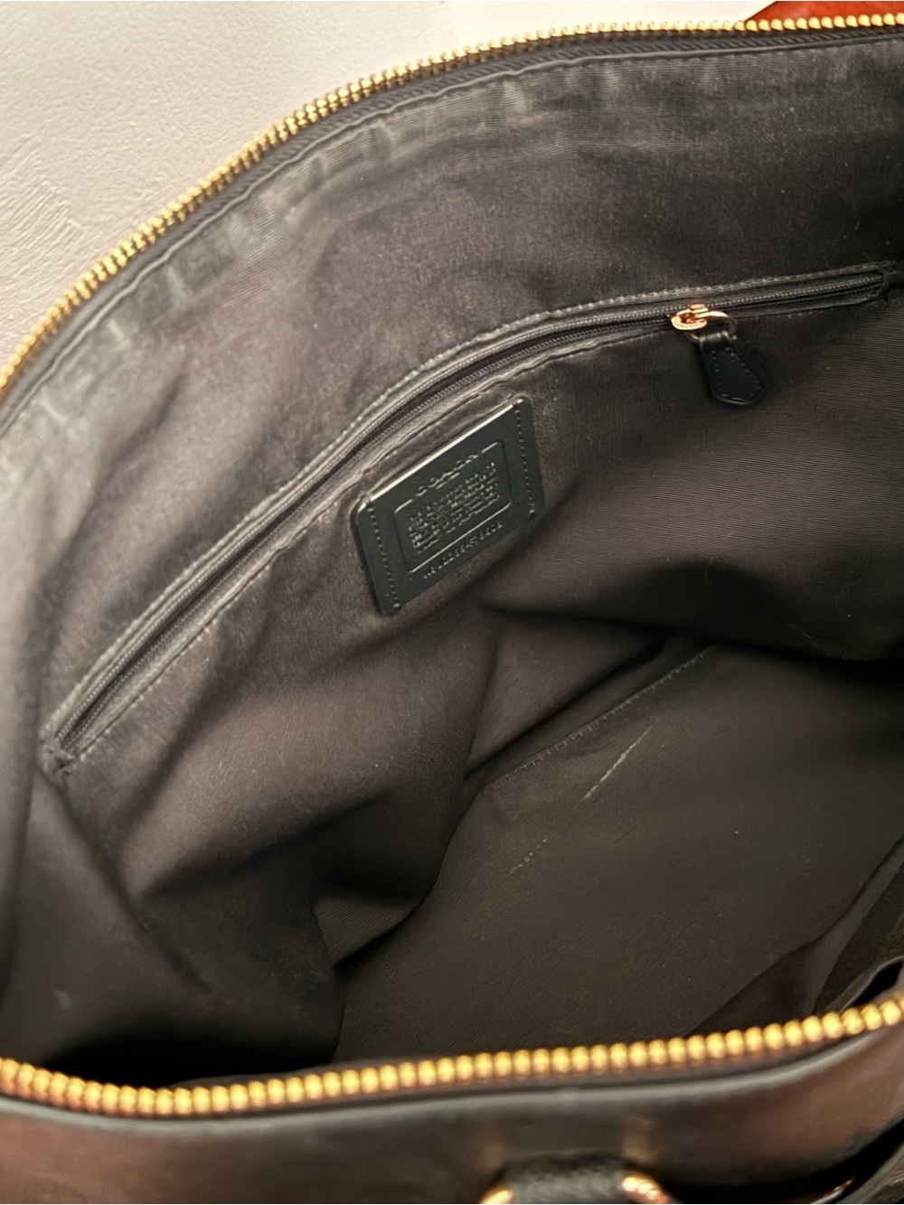 Coach Gallery Tote Bag In Black Cross Grain Leather - Picture 15 of 16